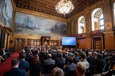 DESY presented PETRA IV in the large ballroom of the City Hall