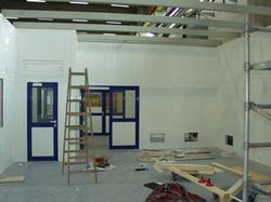 Installation of the clean room in hall 55