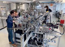 DESY NanoLab spectroscopy and sample preparation laboratory. (Credit: DESY)